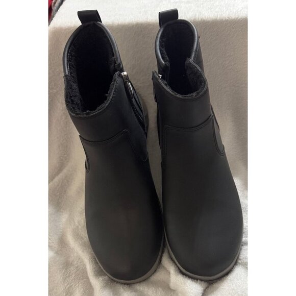 Black waterproof women’s booties Khombu brand‎ size 8.  New without tags - Picture 1 of 7